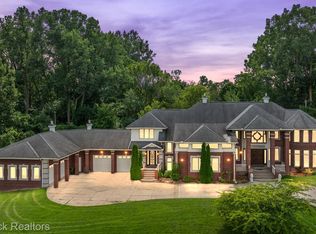2812 S Telegraph Rd, Bloomfield Hills, MI 48302