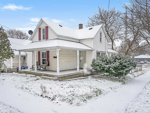 2nd image of 900 Baraga St NE