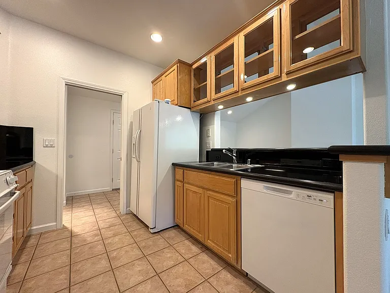 20 Willow Rd #34 — Photo 7