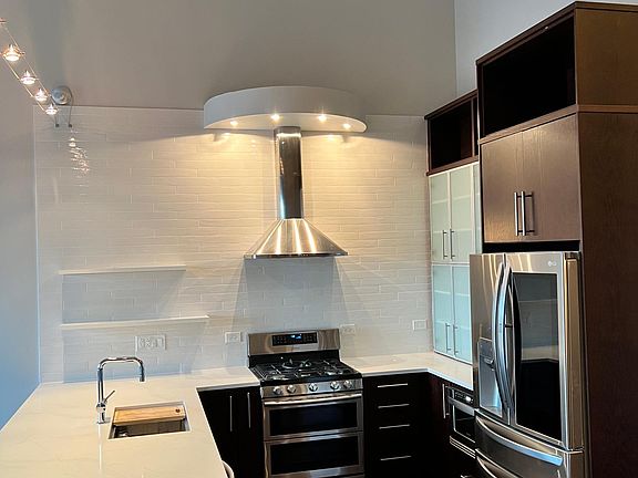 4th image of 3946 N Ravenswood Ave #G-50