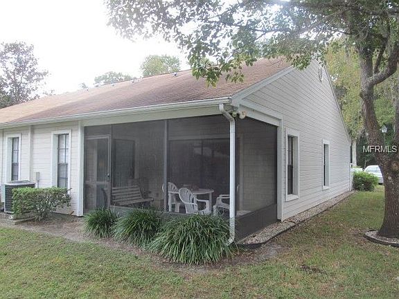 3rd image of 12420 Hollybrook Ln