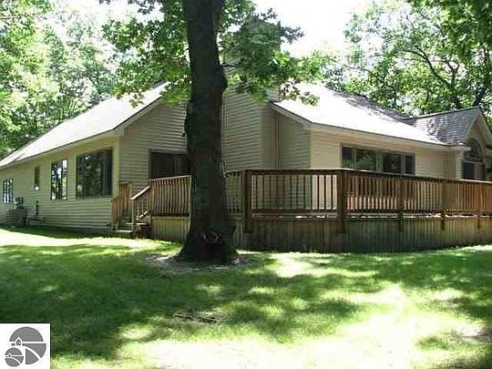 3rd image of 991 Cove Ct #9