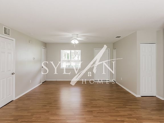 018-photo-living-room-11712462_09222022