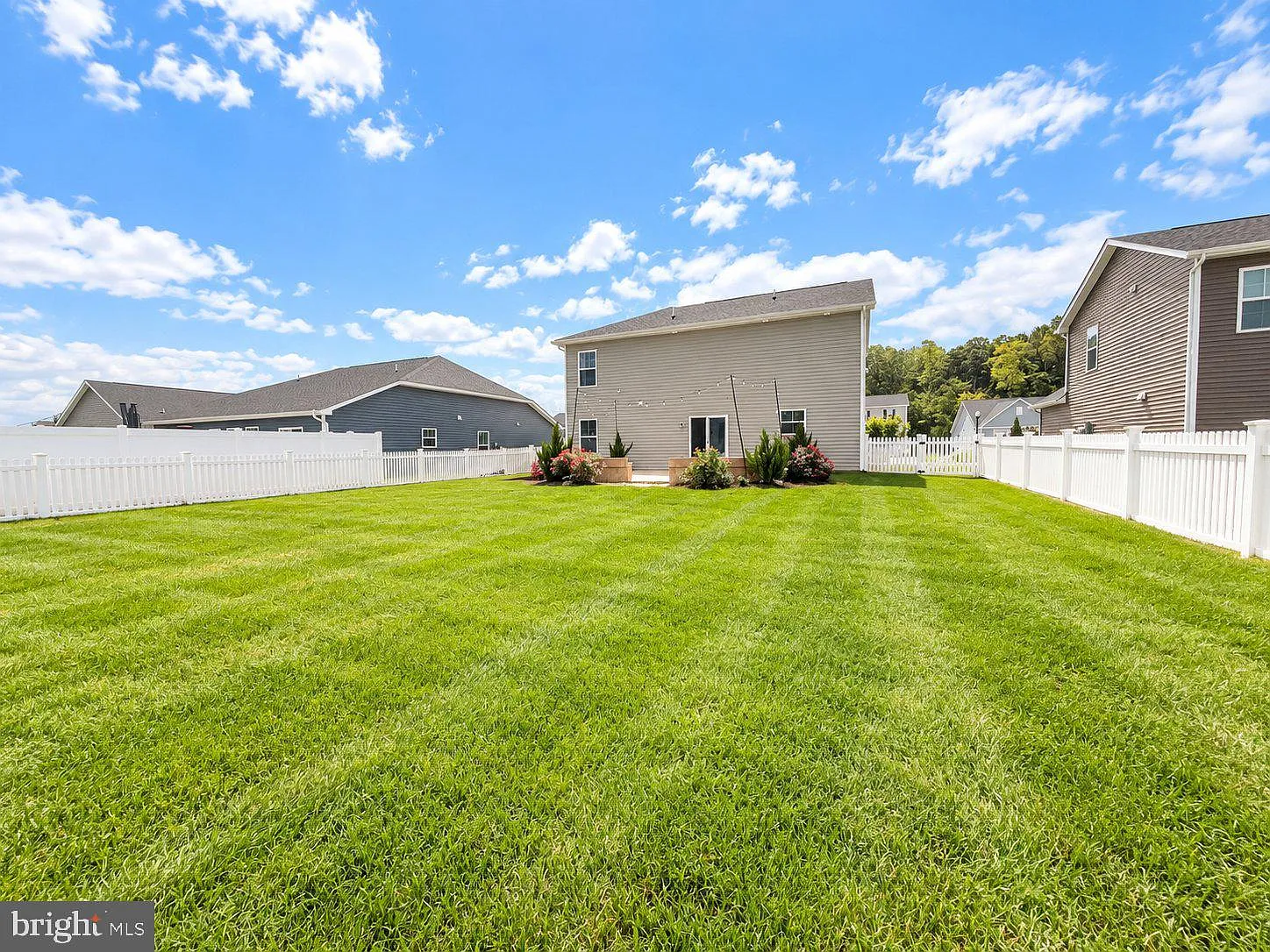 4 bed, 2.5 bath, 2000 sqft, $2,850 — Photo 3