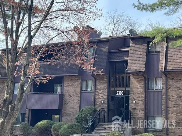 2312 Old Stone Mill Dr, Cranbury, NJ 08512