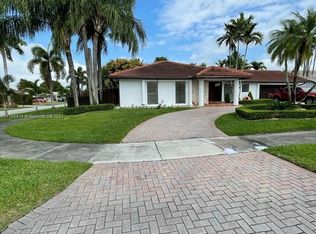 15541 SW 70th Ter, Miami, FL 33193