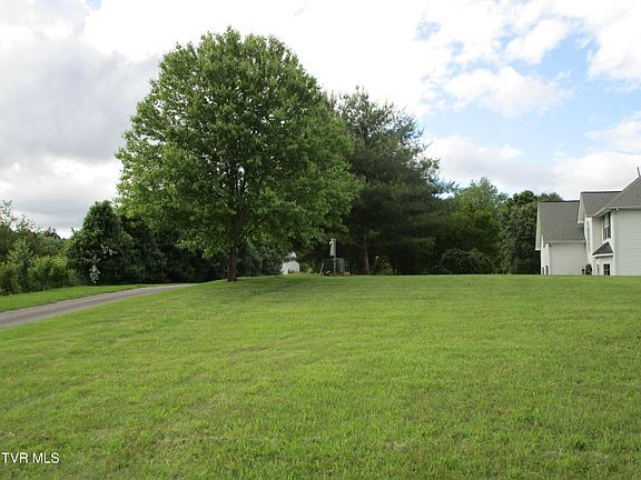 3rd image of 4032 Highway 390
