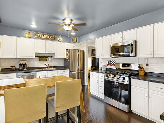 5th image of 9444 Congress Park Ave