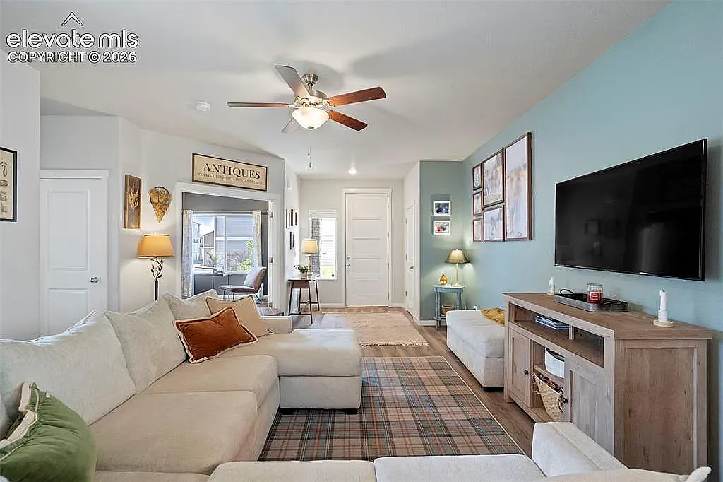 4 bed, 3022 sqft, $3,000 — Photo 2