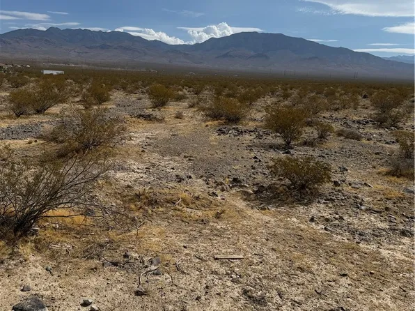 5394 Phoenix Dr, Pahrump, NV 89060