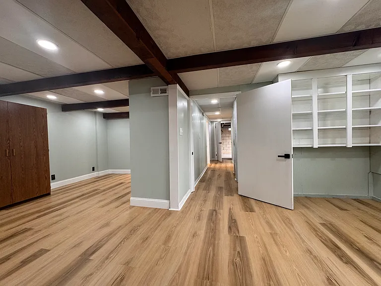443 Bath Ave — Photo 39