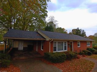 821 Hampton St, Eden, NC 27288