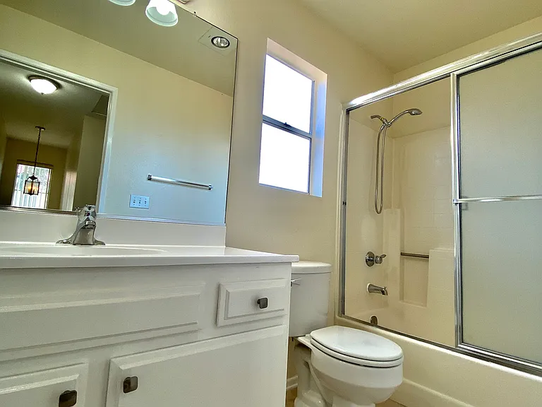 553 W 22nd St #2 — Photo 17