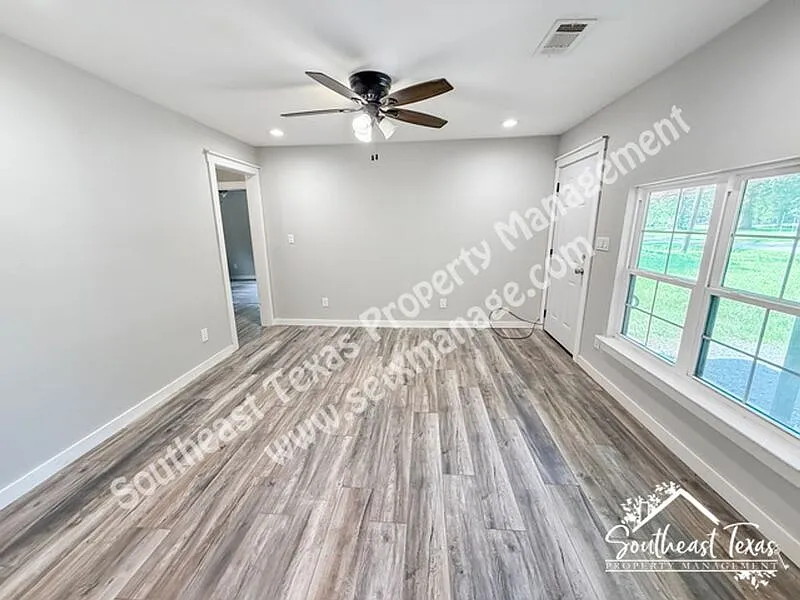 3 bed, 2.0 bath, 1156 sqft, $2,050 — Photo 2