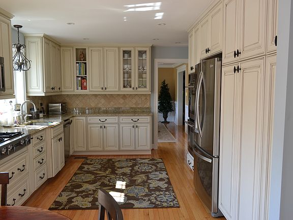 5th image of 185 Rock Ridge Rd