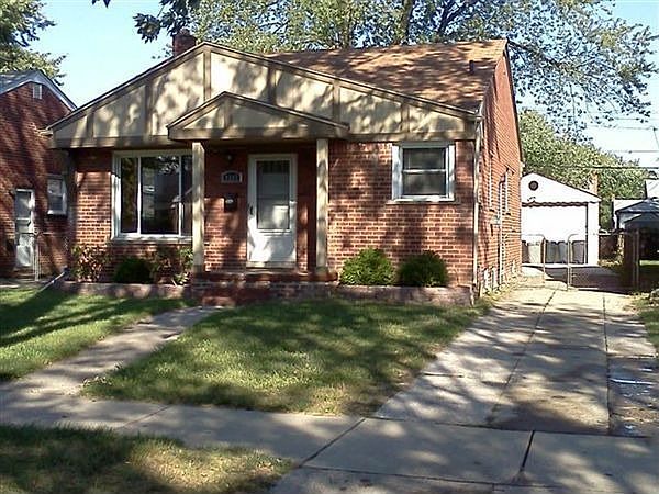 9592 Dixie Redford MI 48239