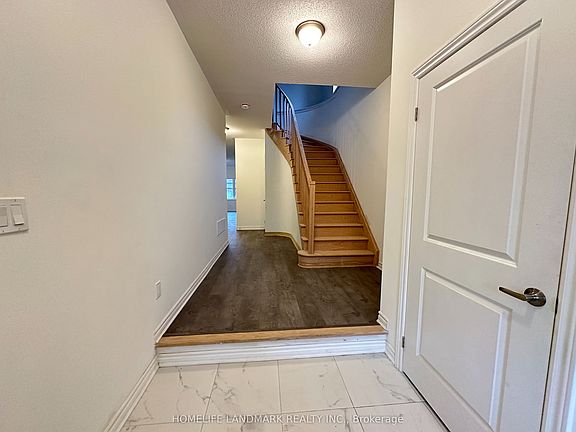 3rd image of 41 Sapphire Way