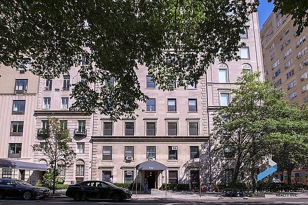 1st image of 952 5th Ave APT 5