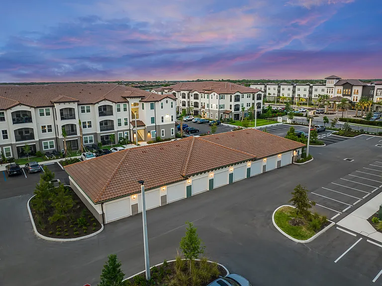 Revello Apartments — Photo 124