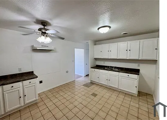 8 Louise Ln — Photo 5