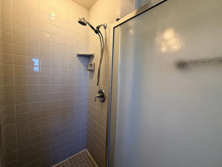 960 Forest Ave — Photo 22