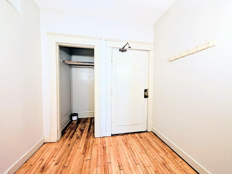 61 Delos St W #W — Photo 7