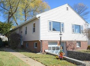 26 Hemenway Rd, Swampscott, MA 01907