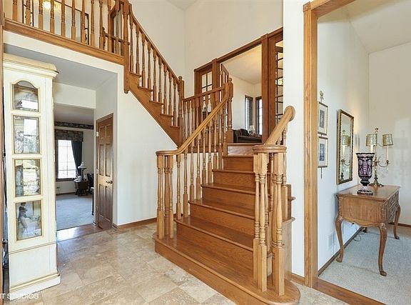 2nd image of 1376 Saint Vincents Dr