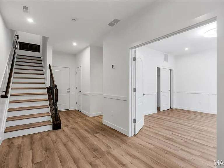 306 Indigo Ct — Photo 7