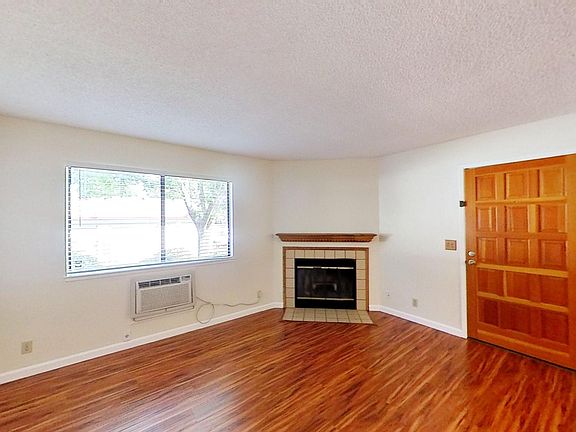 2nd image of 163 Sunwood Meadows Pl