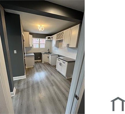 2nd image of 2737 Tuxedo St #1