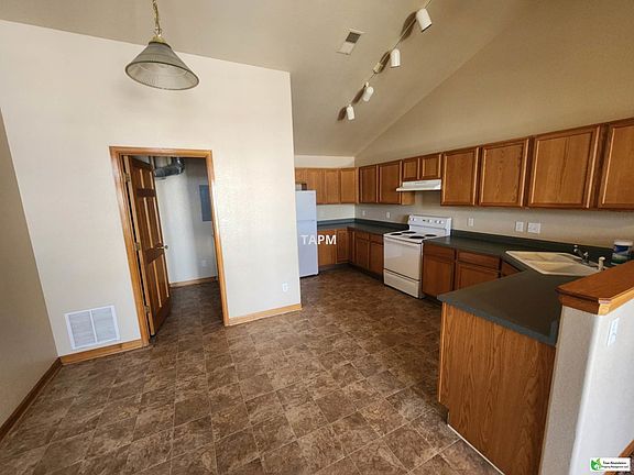 3rd image of 5151 29th St Unit 1807