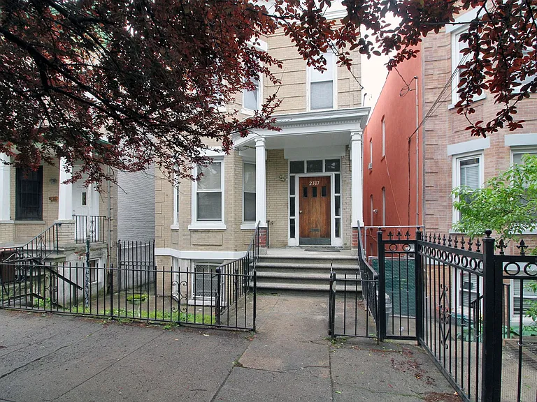 2317 Lyon Ave #1 — Photo 16
