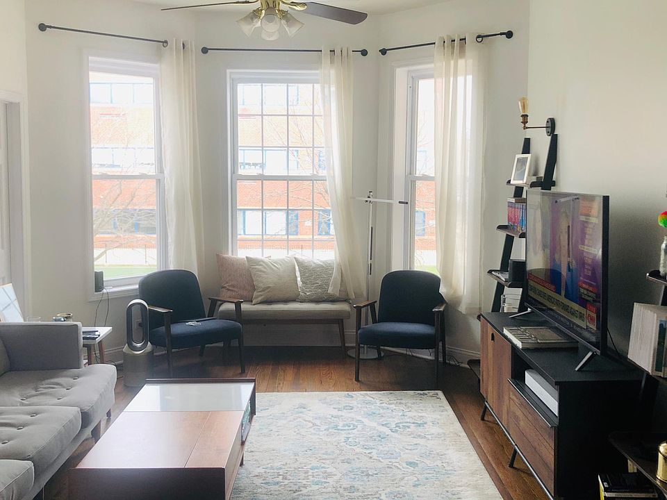 1st image of 2906 N Sawyer Ave #2