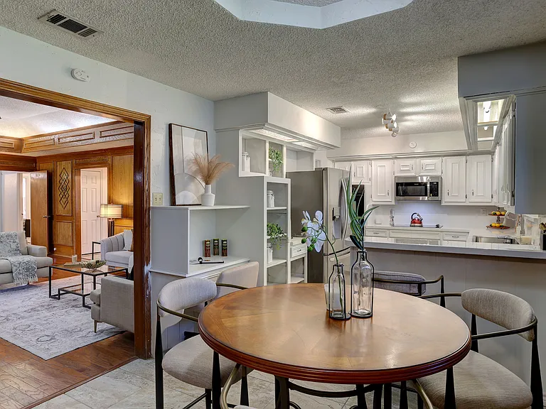 2918 Apple Valley Dr — Photo 4