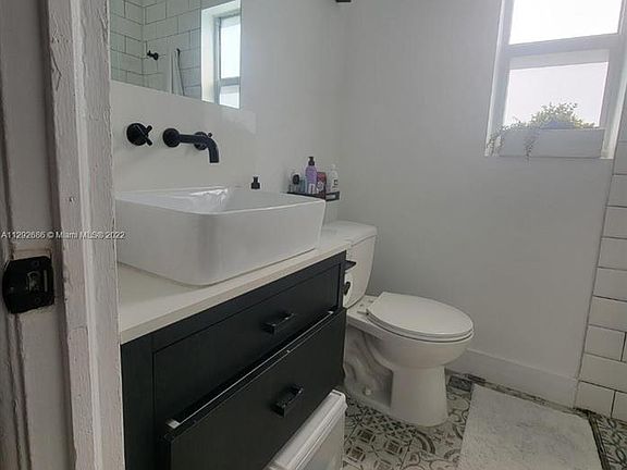 4th image of 1524 Euclid Ave APT 4