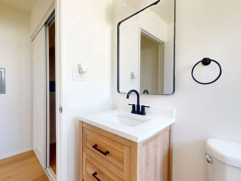 1520 Castro St — Photo 33