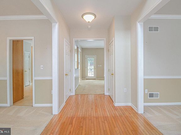 4th image of 6009 Sommerton Dr