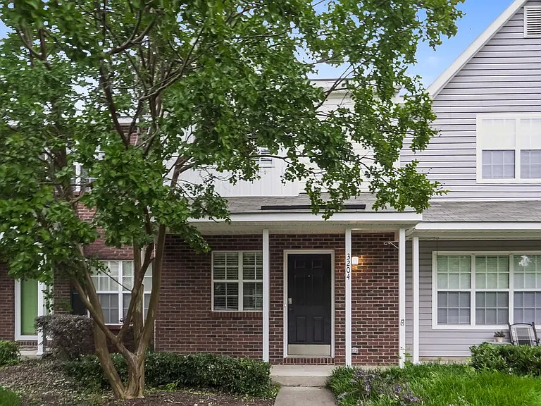 3204 Summercroft Ln — Photo 1