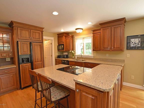 CHERRY KITCHEN