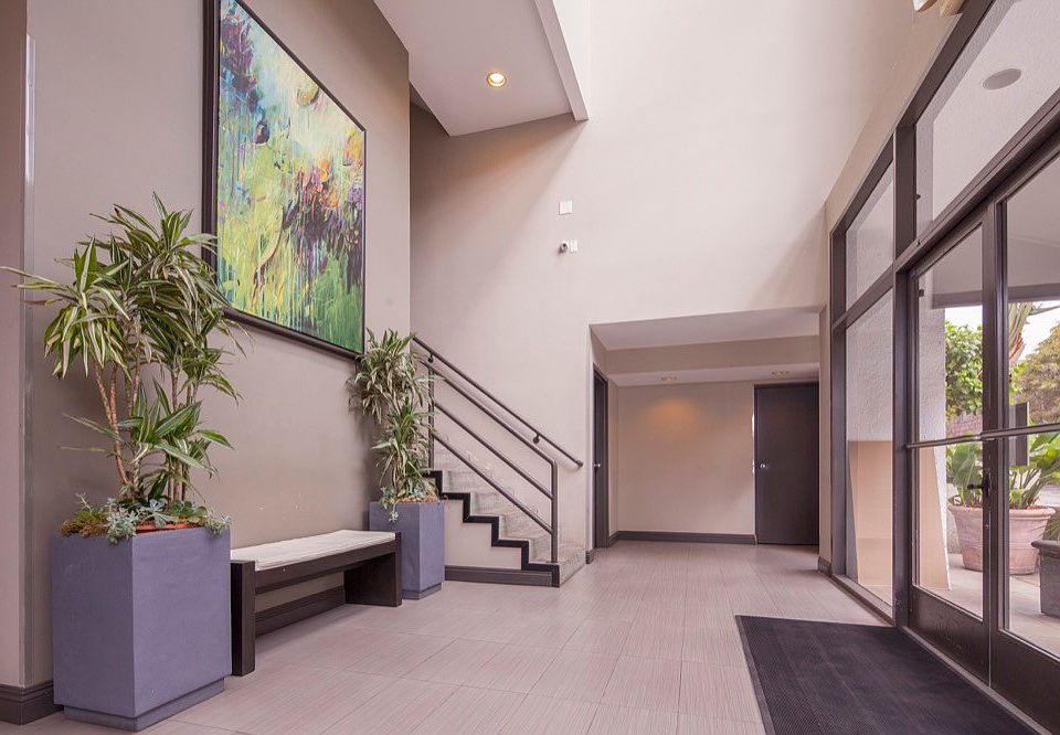 1st image of 520 S Barrington Ave #117