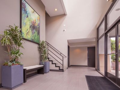 520 S Barrington Ave #117, Los Angeles, CA, 90049