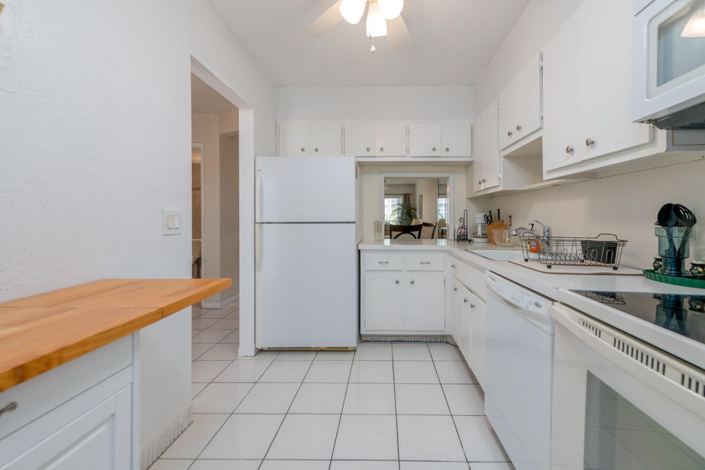 2731 NE 14th St #427, photo 4