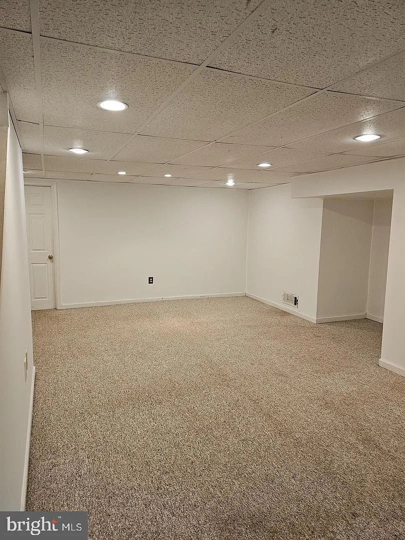 3 bed, 2.5 bath, 1820 sqft, $2,650 — Photo 3