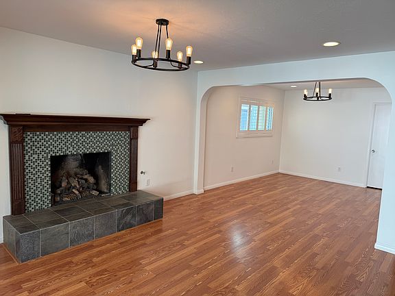 4th image of 2088 Hillslake Dr
