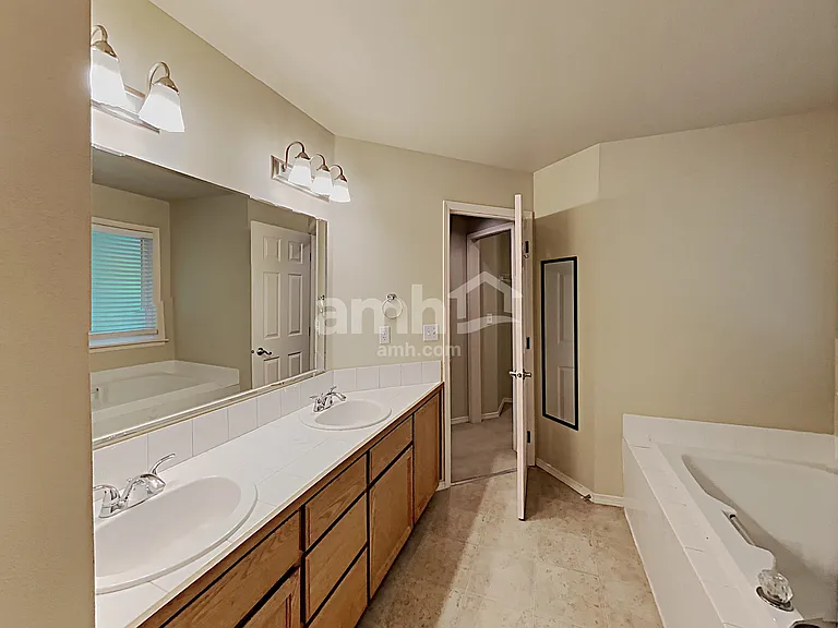 114 207th St E — Photo 13