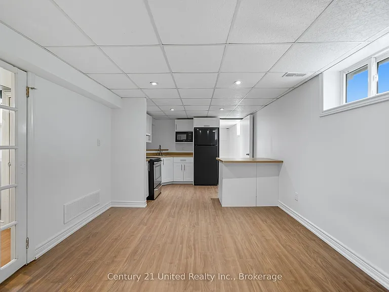 559 Hamilton St — Photo 30