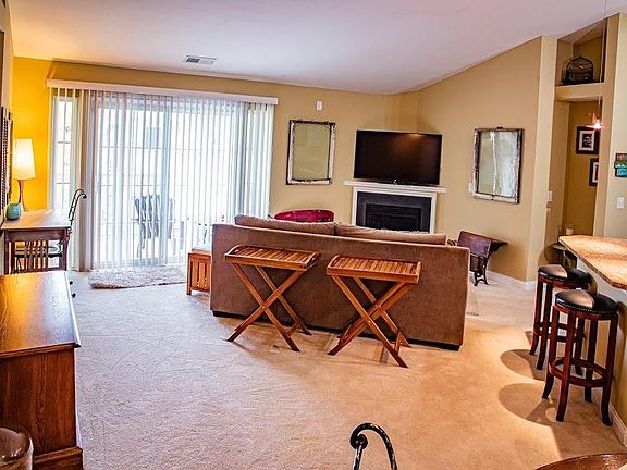 4th image of 4223 Colister Dr #11-422