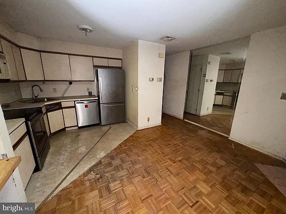 5th image of 1134 South St #A