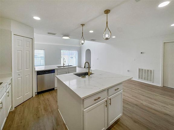 5th image of 2109 Aitkin Loop